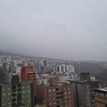 BH amanhece com chuva nesta quinta (27/8); veja fotos e a previsão do tempo - Vera Schmitz/EM/D.A.Press
