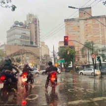 BH sob alerta para chuva forte, raios e rajadas de vento; veja cuidados - Jair Amaral /EM/D.A.Press