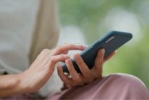 O que os grupos de WhatsApp revelam sobre a relação entre família e escola