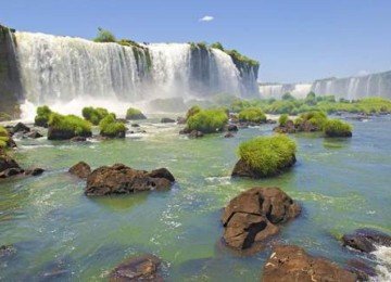As Cataratas do Igua&ccedil;u s&atilde;o o grande cart&atilde;o-postal do parque, mas a experi&ecirc;ncia pode ir al&eacute;m das famosas quedas d&rsquo;&aacute;gua. -  (crédito: kayak/Divulgação)