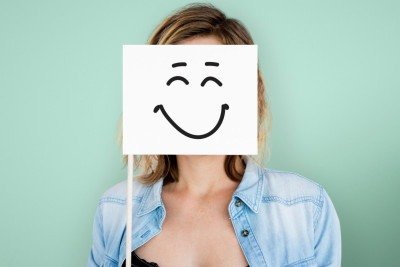 As marcas deixadas pelas mudanças não precisam ser vistas como sinais de fragilidade, afirma psicólogo -  (crédito: rawpixel.com/magnific)