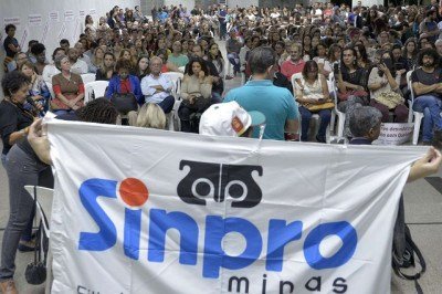 A questão foi levada à Justiça pelo Sinpro-MG -  (crédito: Willian Dias)