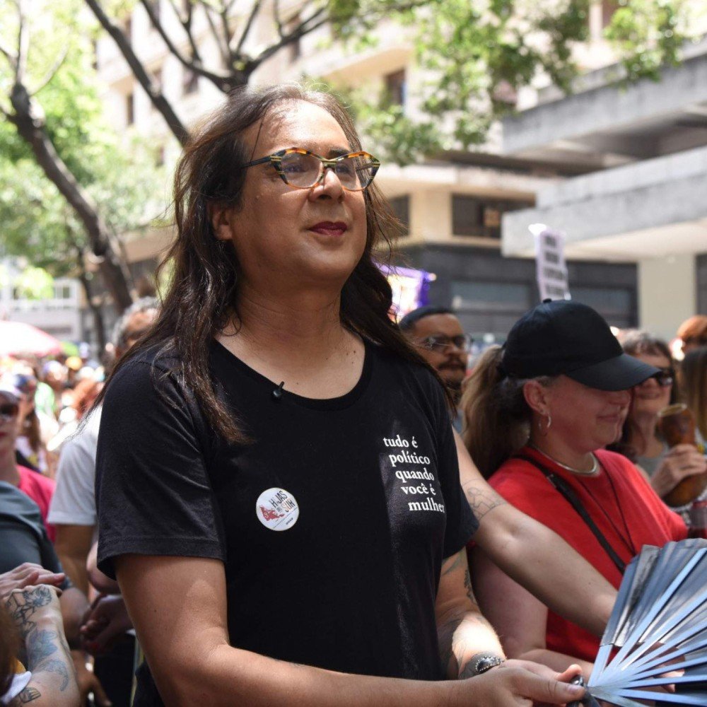 Duda Salabert ironiza Nikolas com 'festa da peruca' para lançar campanha