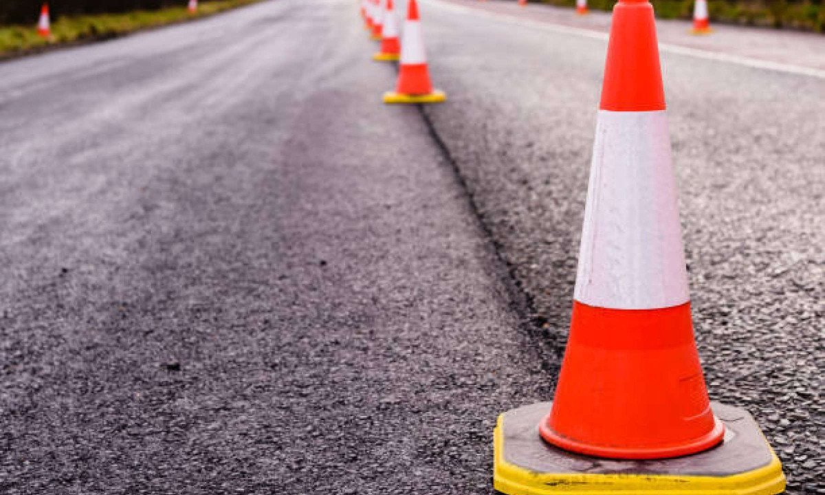 Nos primeiros três meses o homem desempenhou atividades como sinalização de estrada, transporte de água e combustível para roçadeiras - (crédito: Reprodução/Getty Images iStockphoto)