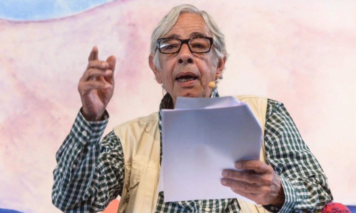 Leonardo Fróes na Flip em 2016: ensaios dedicados à poesia de Alberto Caieiro, fábulas de Esopo, teatro de Tolstói, entre outros temas
- (crédito: Walter Craveiro/Flip)