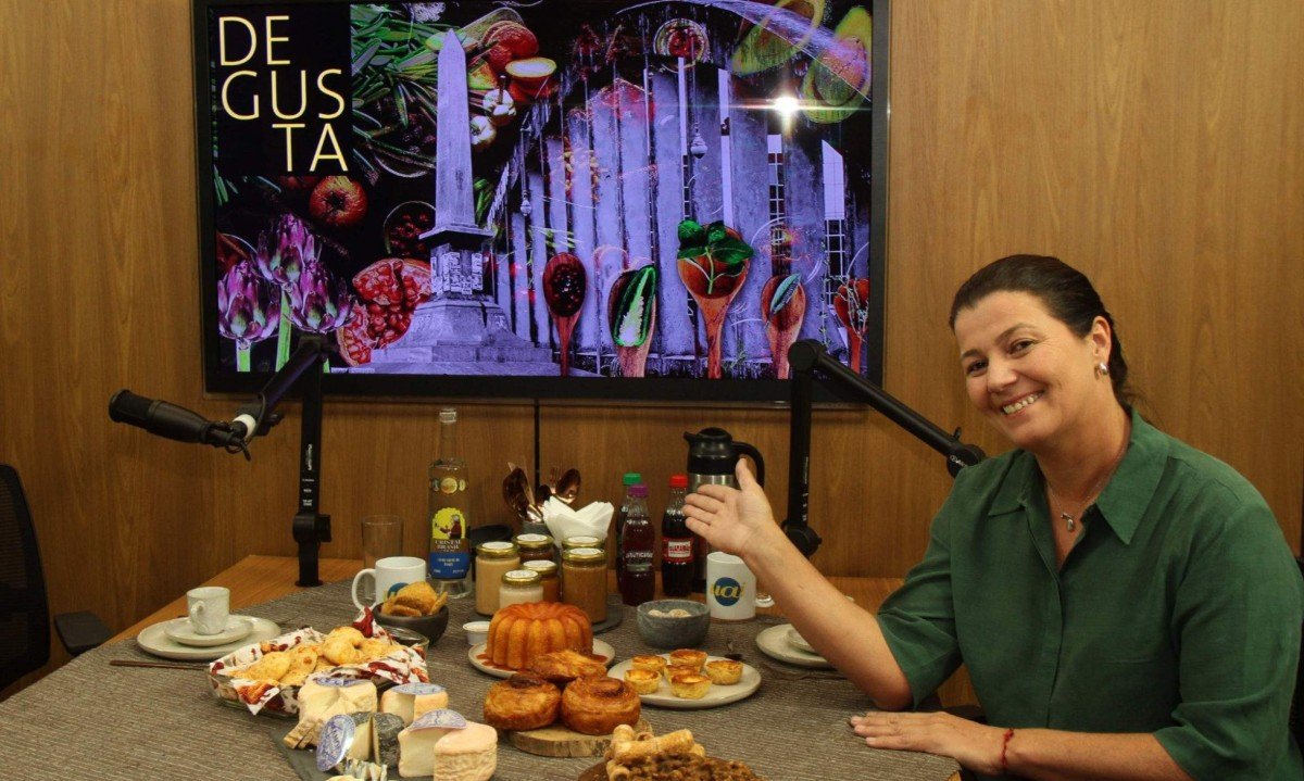 A mesa com produtos mineiros fez Angélica Salvador se lembrar da infância, ao lado da avó cozinhando no fogão a lenha - (crédito: Jair Amaral/EM/D.A Press)