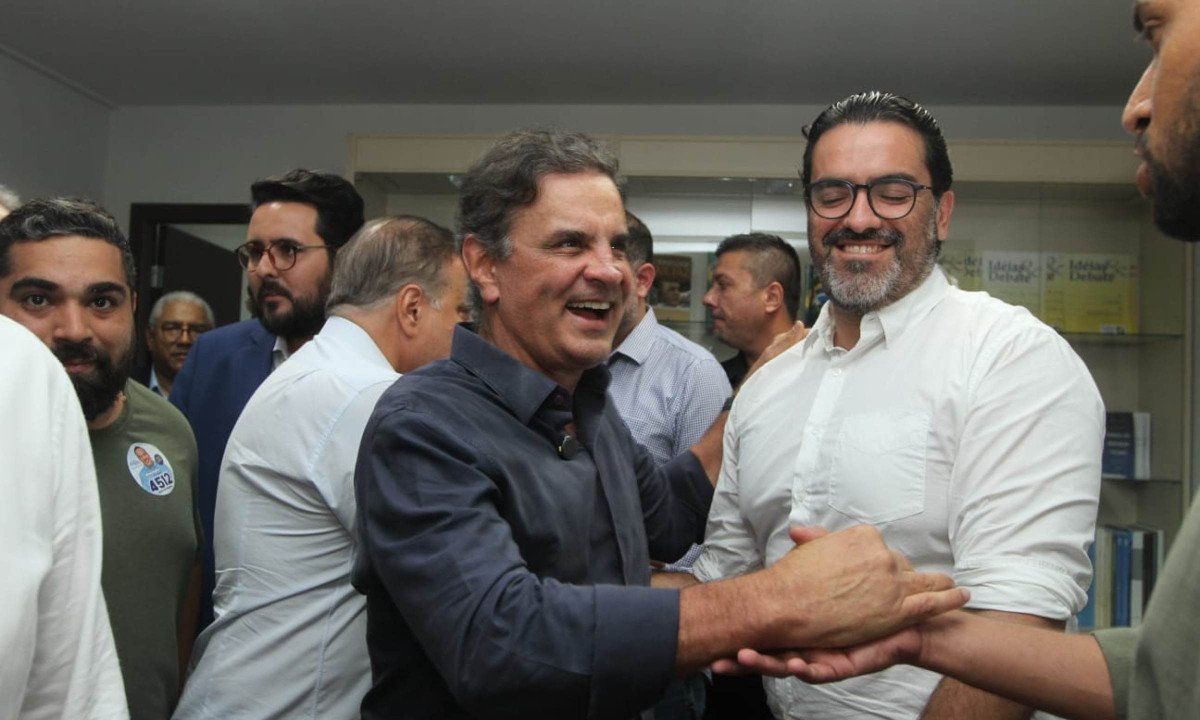 Em coletiva de imprensa, Aécio declarou que, caso eleito, pretende fazer uma "Bancada da Resistência" no Senado - (crédito: Jair Amaral/EM/Press)