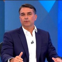 Flávio Bolsonaro critica reajuste do Bolsa Família e questiona legalidade - Reprodução/TV Globo
