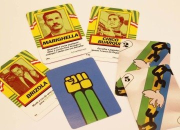 Algumas cartas do jogo Censura, uma criação do estúdio Tijolo que lembra a ditadura militar no Brasil -  (crédito: Divulgação)