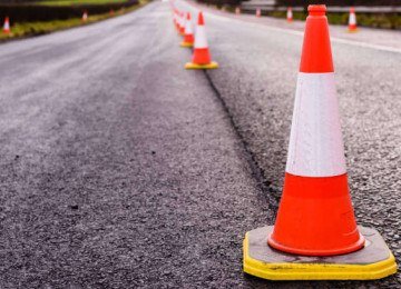 Nos primeiros três meses o homem desempenhou atividades como sinalização de estrada, transporte de água e combustível para roçadeiras -  (crédito:  Reprodução/Getty Images iStockphoto)