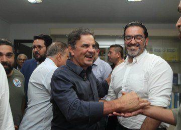 Em coletiva de imprensa, Aécio declarou que, caso eleito, pretende fazer uma 'Bancada da Resistência' no Senado -  (crédito: Jair Amaral/EM/Press)