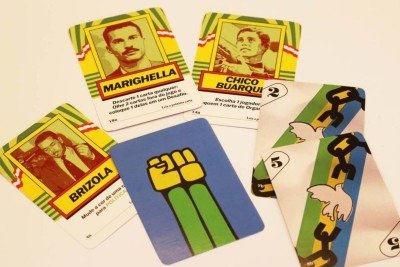 Algumas cartas do jogo Censura, uma criação do estúdio Tijolo que lembra a ditadura militar no Brasil -  (crédito: Divulgação)