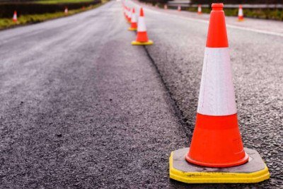 Nos primeiros três meses o homem desempenhou atividades como sinalização de estrada, transporte de água e combustível para roçadeiras -  (crédito:  Reprodução/Getty Images iStockphoto)