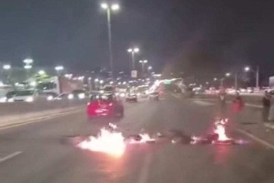 Duas faixas da pista em dire&ccedil;&atilde;o &agrave; sa&iacute;da para o Rio de Janeiro chegaram a ser fechadas durante o protesto -  (crédito: Redes Sociais/Reprodu&ccedil;&atilde;o)