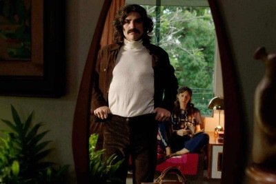 O ator Caian Zattar interpreta Belchior na juventude, papel de Luiz Carlos Vasconcelos na maturidade
 -  (crédito: Canal Brasil/Divulgação)