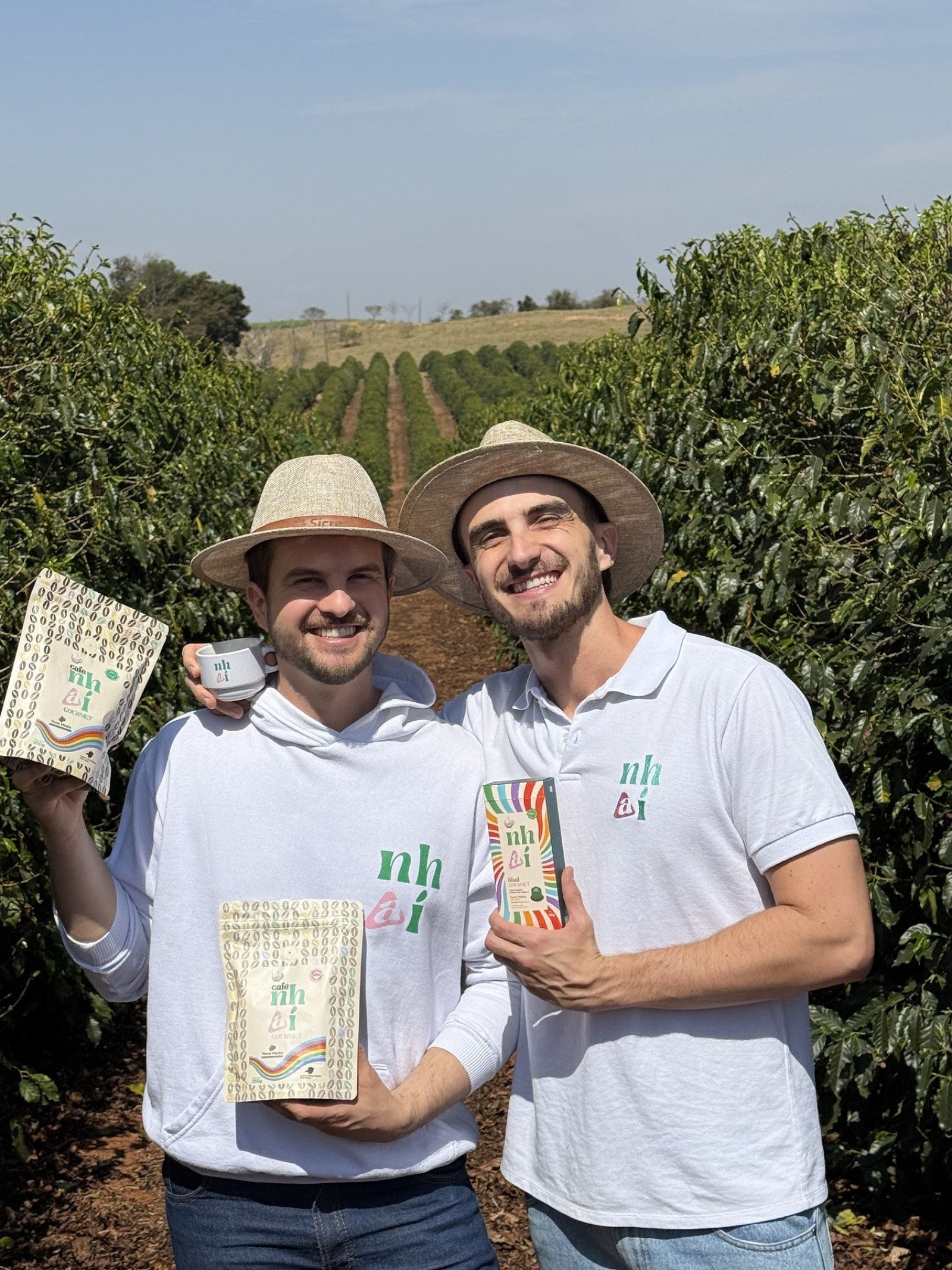 Felipe e Tiago pretendem seguir investindo na produ&ccedil;&atilde;o do Caf&eacute; Nha&iacute; na Fazenda Esperan&ccedil;a, onde foram criados