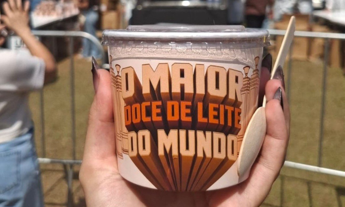 O produto foi distribu&iacute;do gratuitamente ao p&uacute;blico em por&ccedil;&otilde;es de 350 gramas e atraiu uma multid&atilde;o