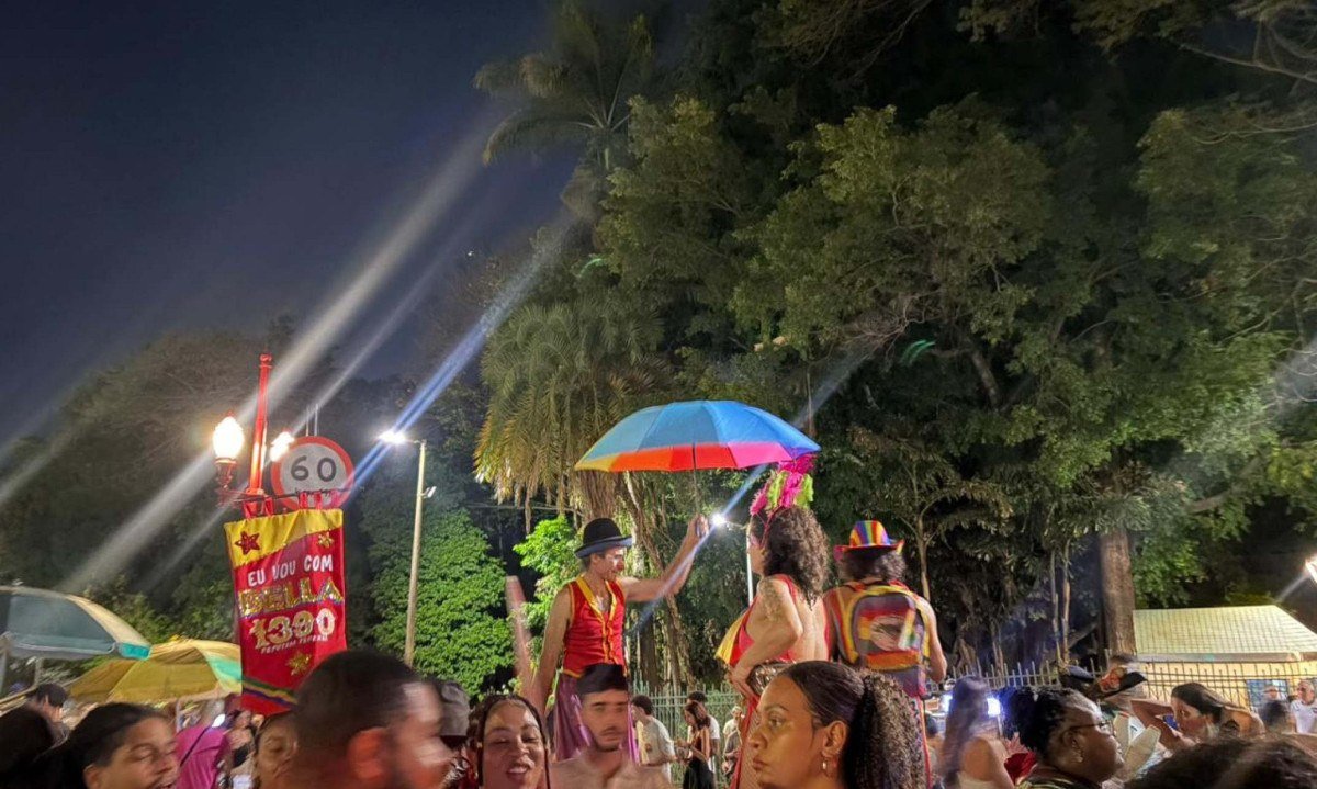 Ainda houve grupo de apoiadores do Movimento dos Trabalhadores Rurais Sem Terra (MST) que desfilou pelo local - (crédito: Gabriela Matina/EM/DA.Press)