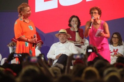 Ato de Lula em BH contou com as candidatas ao senado Áurea Carolina (PSOL) e Marília Campos (PT) -  (crédito: Edésio Ferreira/EM/D.A.Press)