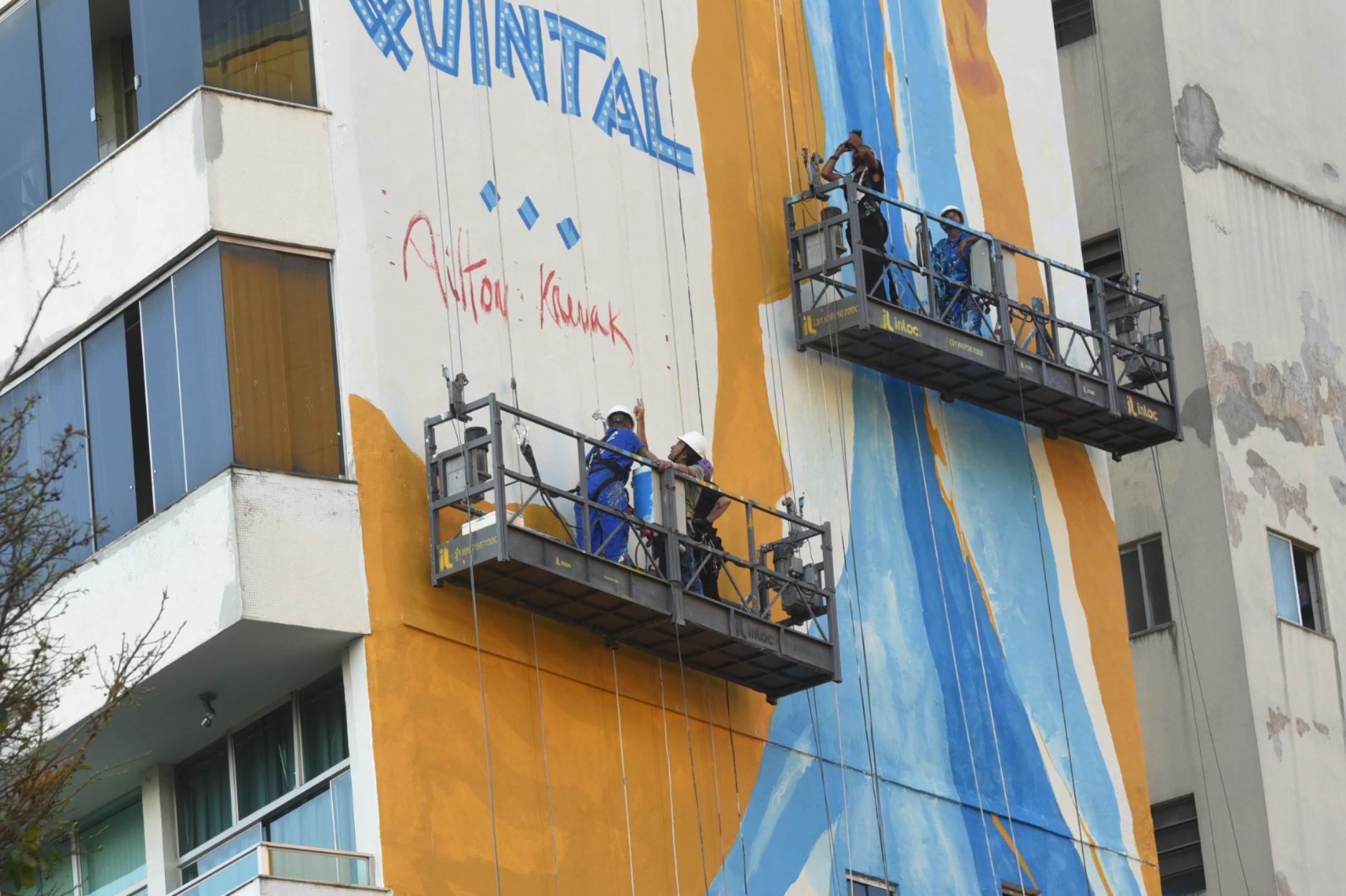 Obra de Ailton Krenak na despedida do Cura 2026 da Pra&ccedil;a Raul Soares- Gladyston Rodrigues/EM/D.A. Press