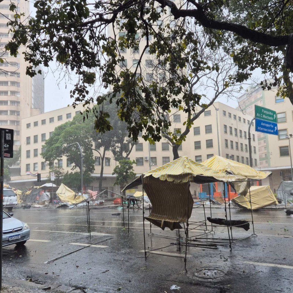 Chuva extremamente forte é registrada em Belo Horizonte neste domingo