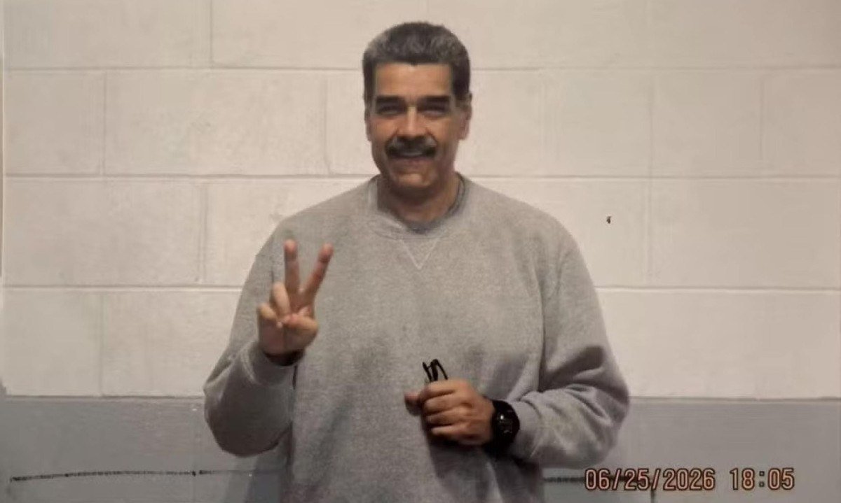 'A Venezuela renascerá', diz Maduro ao publicar fotos da prisão nos EUA