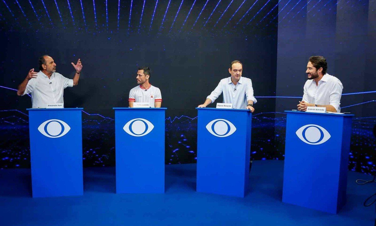 Cleitinho em debate na Band Minas, com Kalil, Simões, Gabriel e Flávio Roscoe -  (crédito: Júnia Garrido/Band Minas)