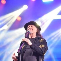 Alceu Valença eletrizante e à disposição do público para cantar sucessos