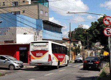 Câmera instalada na Rua Niquelina, um dos corredores de trânsito mais importantes do Bairro Santa efigênia, na região leste de BH -  (crédito:  Jair Amaral/EM/D.A Press)