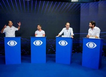 Cleitinho em debate na Band Minas, com Kalil, Simões, Gabriel e Flávio Roscoe -  (crédito: Júnia Garrido/Band Minas)