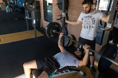 Testosterona
Relacionada à força muscular, energia e disposição. Está presente em homens e mulheres e contribui para diversas funções do organismo. -  (crédito: pexels Bruno Bueno)