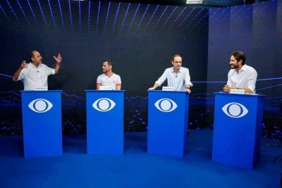 Cleitinho em debate na Band Minas, com Kalil, Simões, Gabriel e Flávio Roscoe -  (crédito: Júnia Garrido/Band Minas)