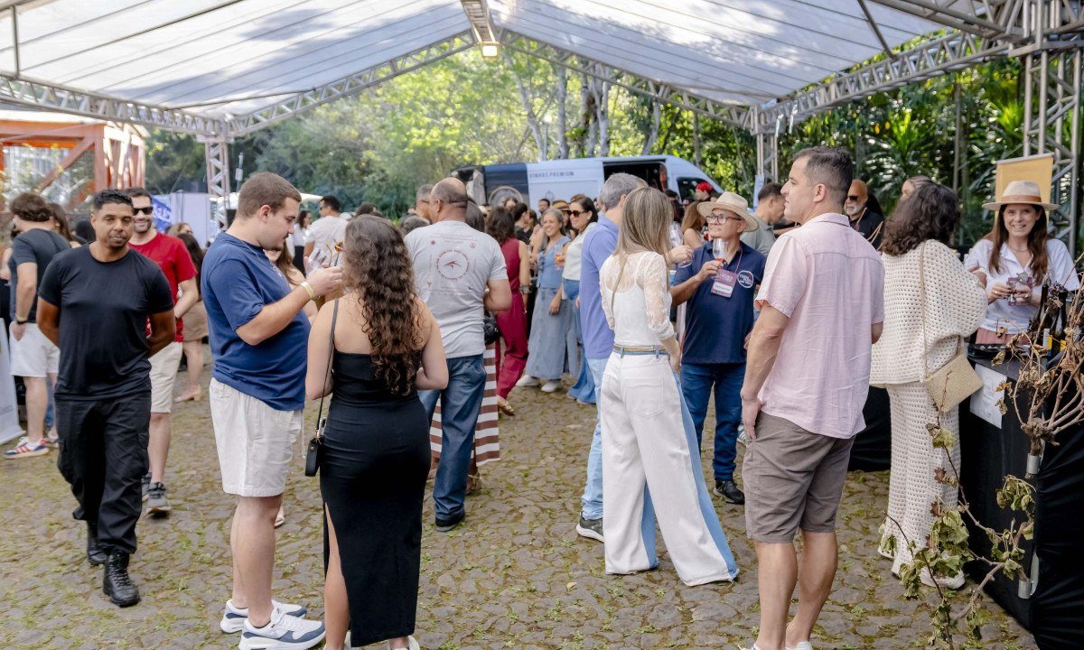 O festival reuniu aproximadamente 500 pessoas e transformou a Mata do Intelecto em ponto de encontro