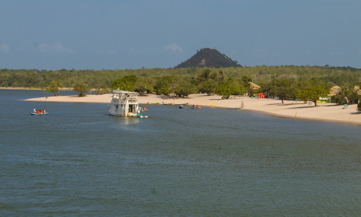 Alter do Chão, distrito de Santarém, surpreende com praias de areia branca, floresta exuberante e uma cultura que revela a essência da Amazônia - (crédito: TIAGO SILVEIRA/Mtur)