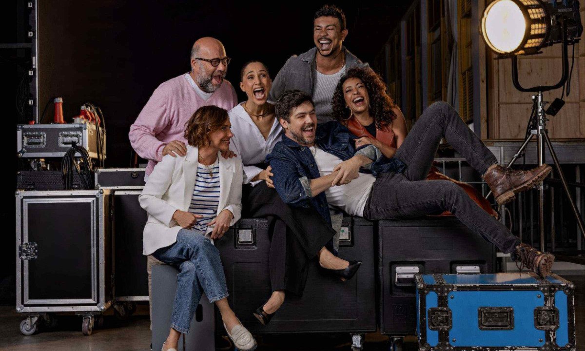 Camila Pitanga e Sergio Guizé lideram elenco da nova comédia original da Netflix, que conta ainda com Xamã, Heloisa Périssé, Otavio Muller e Samantha Schmütz - (crédito: Netflix/Divulgação)