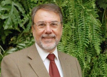 Carlos Monforte, jornalista que foi pioneiro no telejornalismo brasileiro, morreu aos 77 anos -  (crédito: Reprodu&ccedil;&atilde;o / TV Globo)