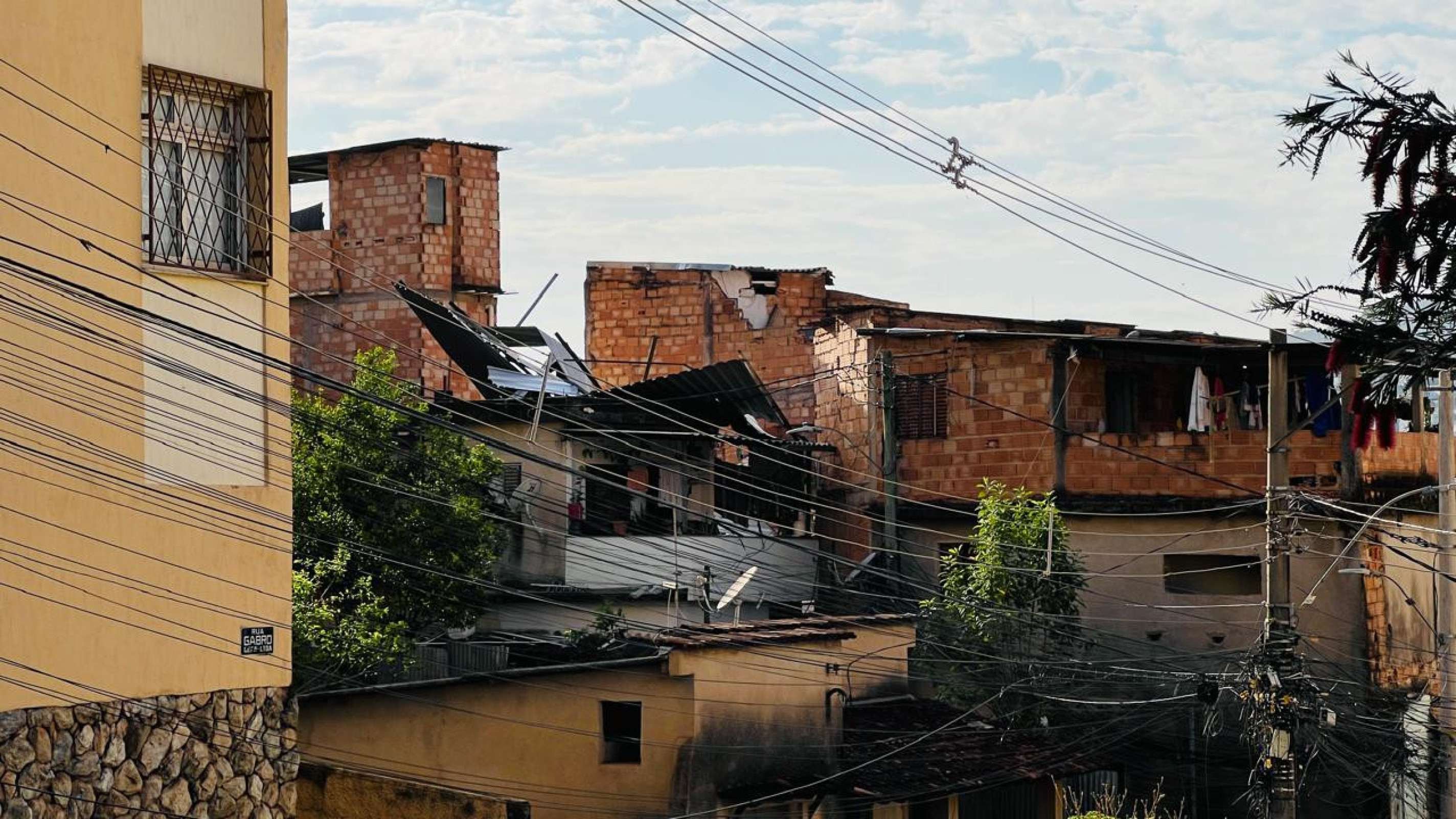 Temporal deixa rastro de destruição e BH amanhece com estragos-Edésio Ferreira/EM/D.A.Press