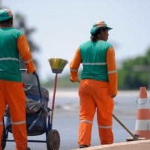 Descarte correto: como embalar vidro quebrado para proteger os garis - Divulgação / Agência Senado 