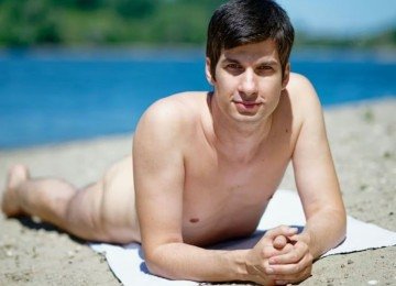 Vereador que prop&otilde;e transformar cidade em para&iacute;so nudista &eacute; frequentador de resorts naturistas e defende a pr&aacute;tica -  (crédito: Uwe Anspach/dpa
)