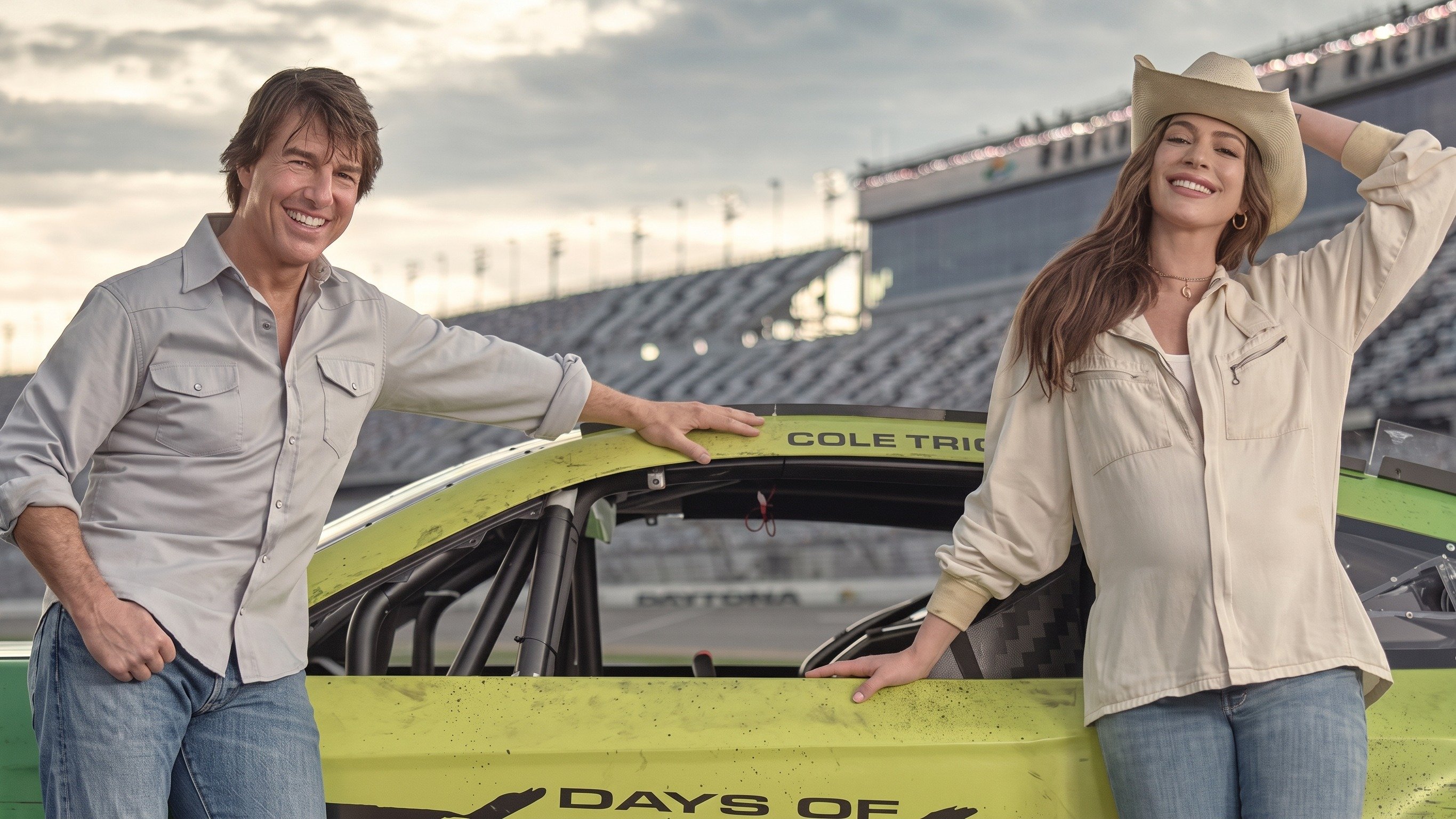 Tom Cruise e Anne Hathaway marcam o lan&ccedil;amento da sequ&ecirc;ncia de "Dias de Trov&atilde;o" em Daytona, com o retorno do piloto Cole Trickle -  (crédito: Divulga&ccedil;&atilde;o)