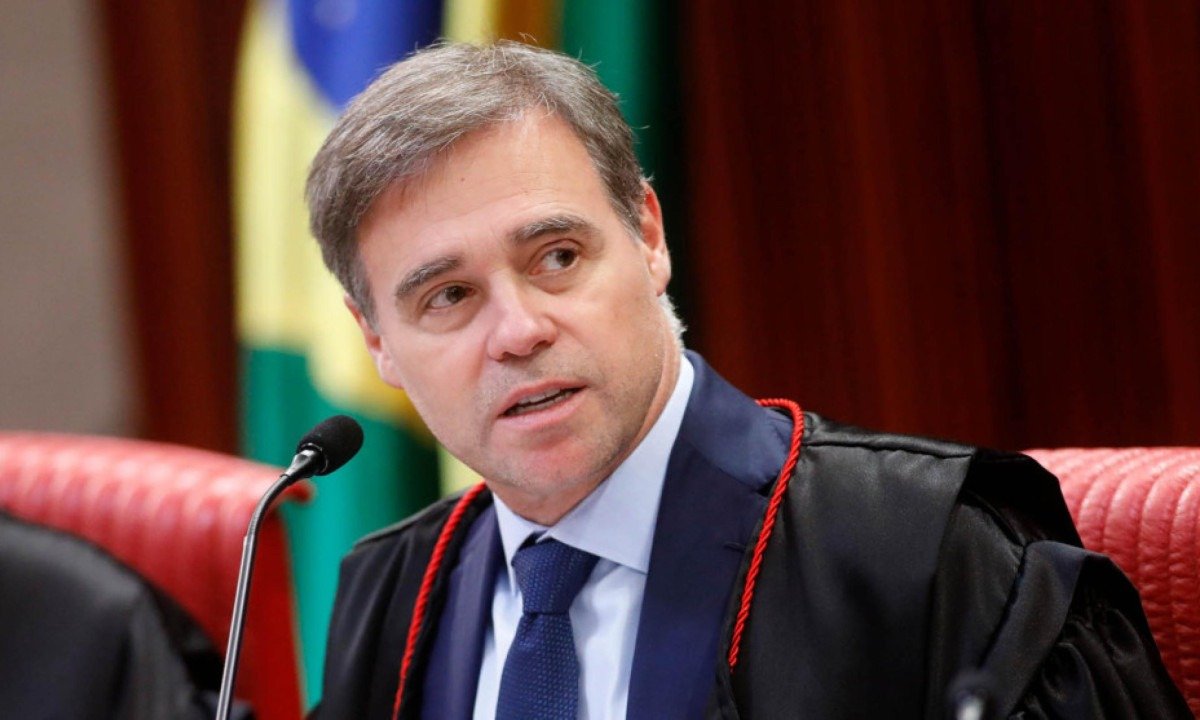 PT mira Mendonça e amplia guerra em torno do caso Master - (crédito: Foto: Alejandro Zambrana/Secom/TSE)