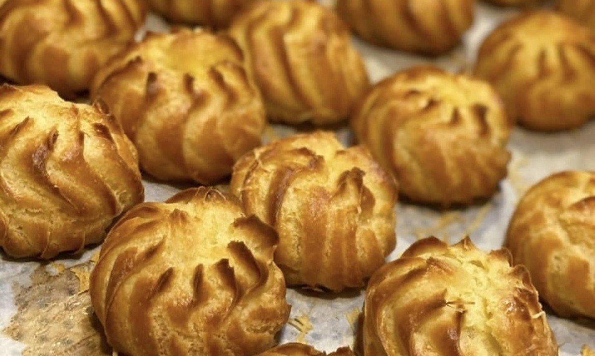 Os mineiros se sentem em casa com o p&atilde;o de queijo de gruy&egrave;re, que &eacute; um dos grandes sucessos do Emp&oacute;rio Jardim 