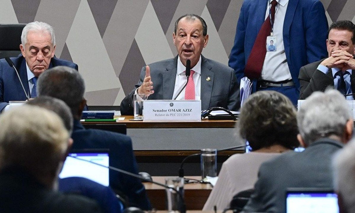 O senador Omar Aziz, relator, se pronuncia na reunião da CCJ - (crédito: Geraldo Magela/Agência Senado)