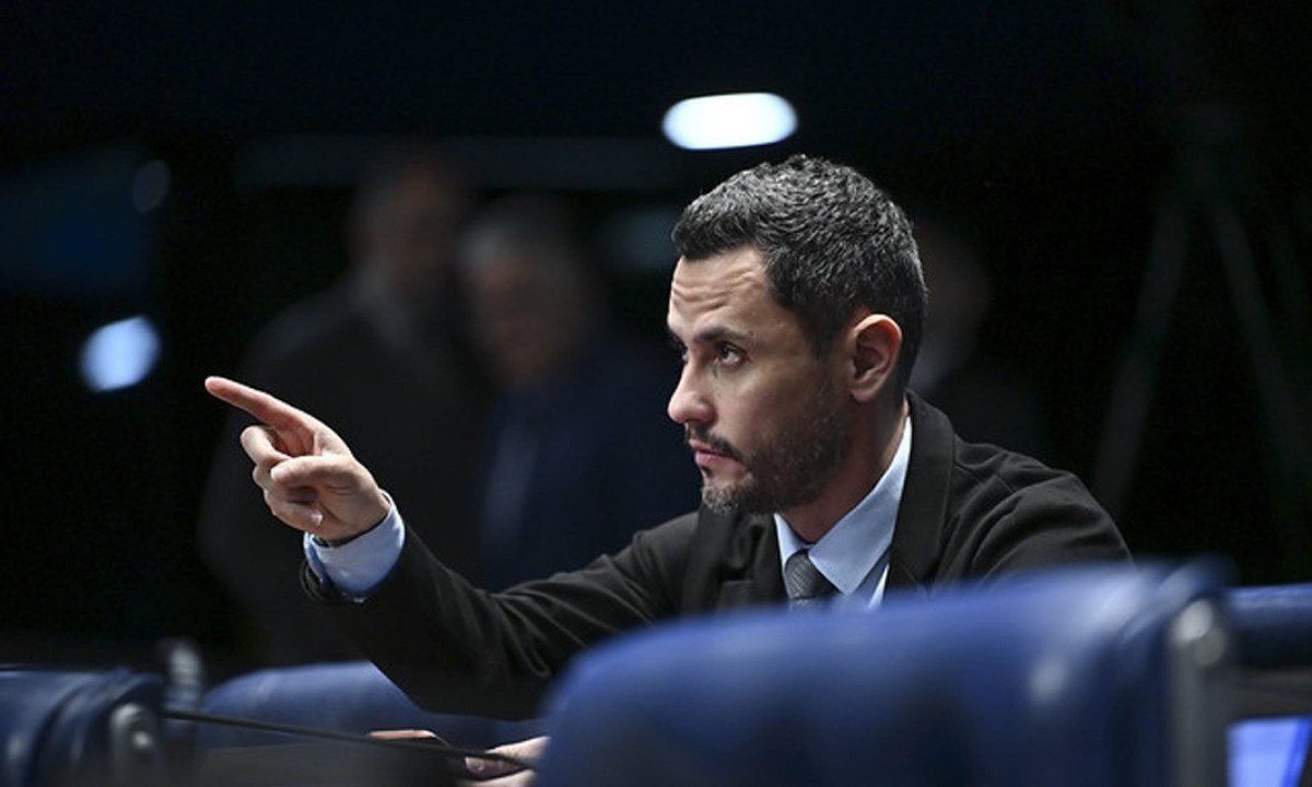 Candidato ao governo de Minas comparou privilégios de políticos ao de trabalhadores da escala 6x1 para defender a mudança - (crédito: Tom Molina/Agência Senado)