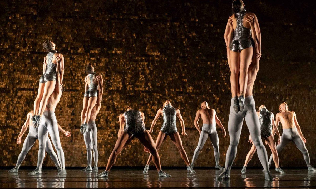 Coreografia 'Piracema' foi criada para comemorar os 50 anos do Grupo Corpo - (crédito: Jose Luiz Pederneiras/Divulgação)