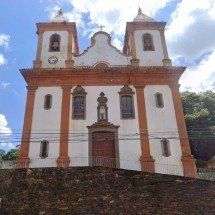 Incêndio próximo a Igreja de São Francisco mobiliza bombeiros em Sabará - Reprodução/Google Street View