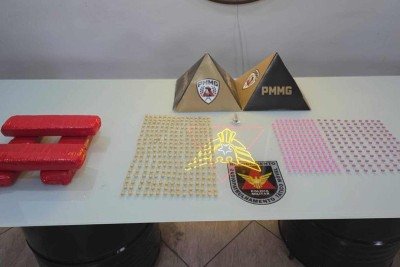 Suspeito transportava quatro barras de maconha, 64 frascos de lan&ccedil;a-perfume e 529 comprimidos de ecstasy -  (crédito: Redes Sociais/Reprodu&ccedil;&atilde;o)