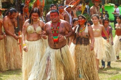 No Acre, a viagem ganha outro significado. As expedi&ccedil;&otilde;es junto ao povo ind&iacute;gena Shanenawa promovem uma imers&atilde;o na cultura, nos saberes tradicionais e na rela&ccedil;&atilde;o ancestral com a floresta -  (crédito: Vivalá/Divulgação)