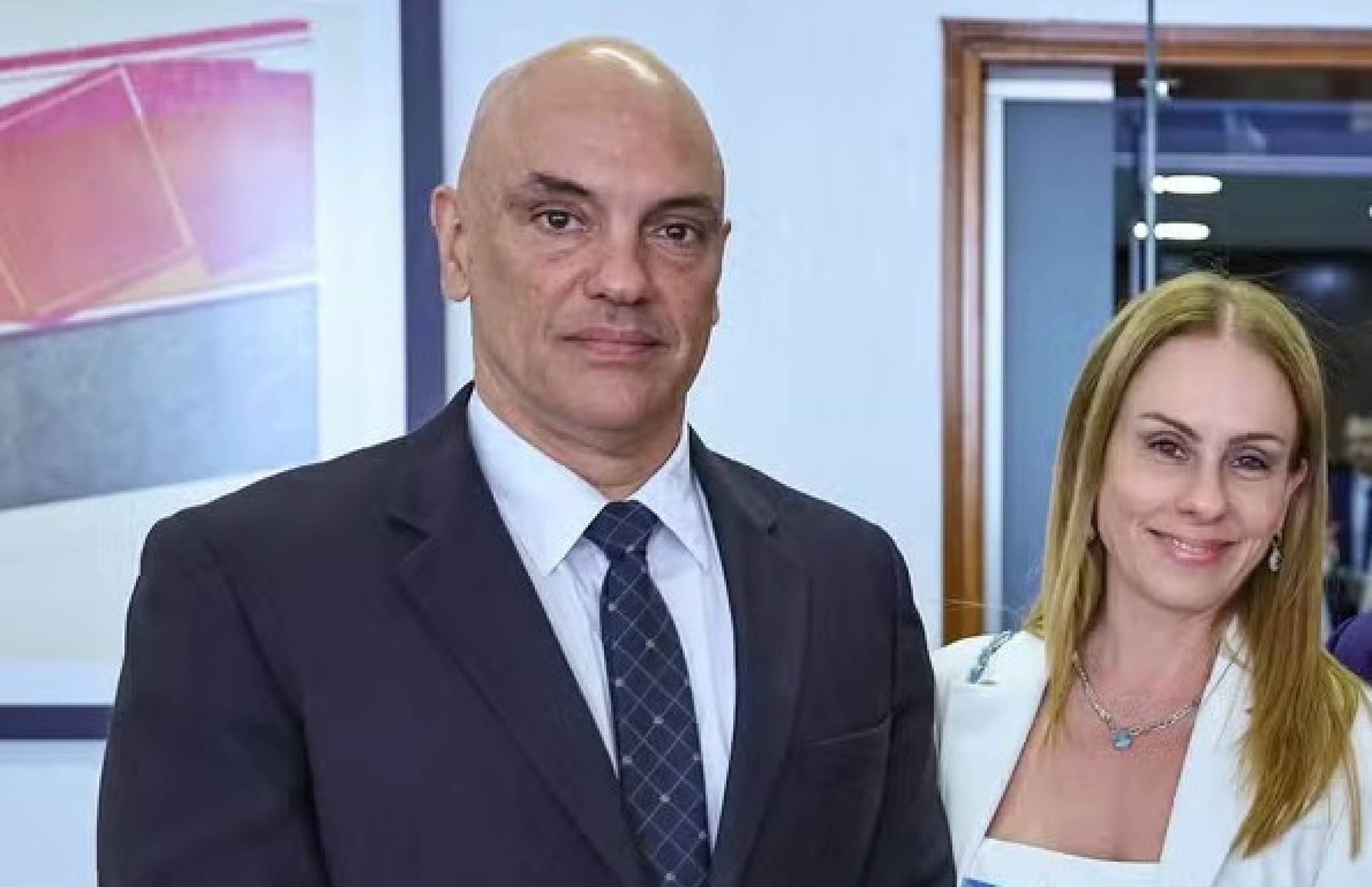 Moraes pede a Fachin investigação de André Mendonça por abuso de autoridade