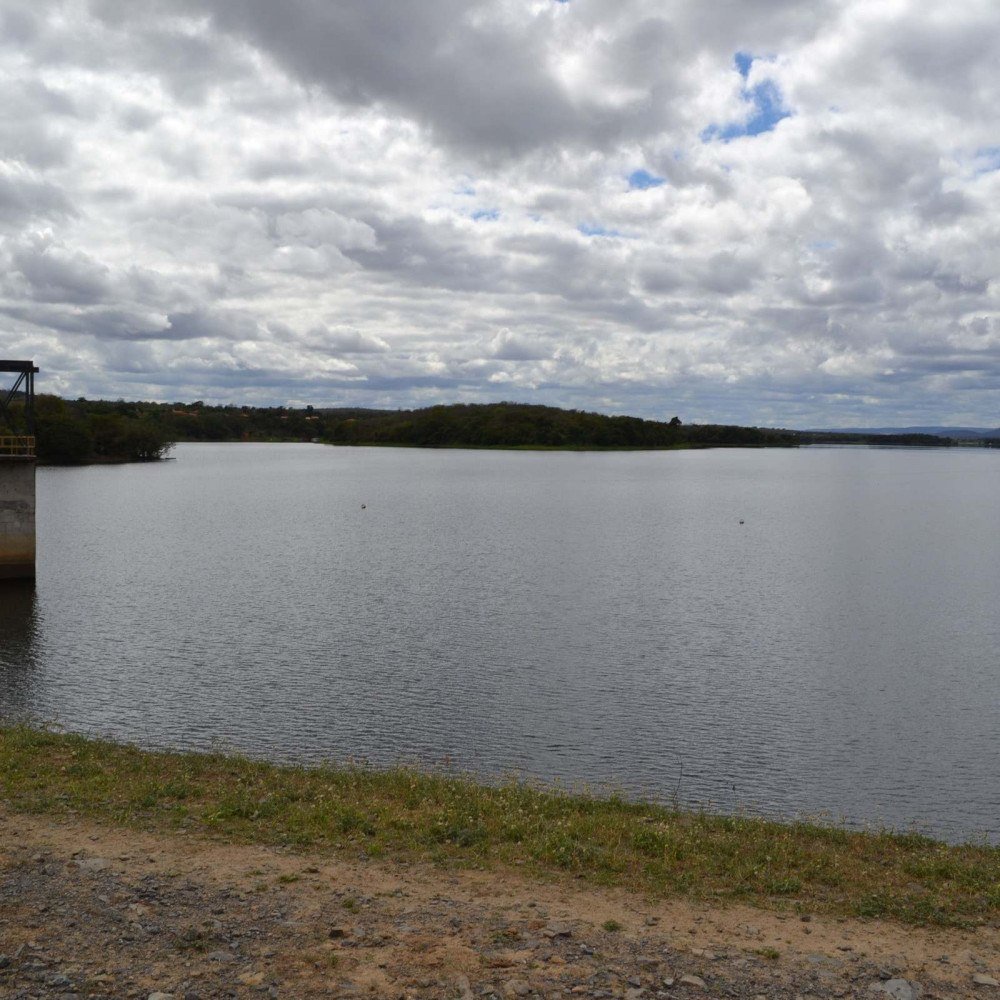 Retirada de água para mineração de lítio acende alerta no Norte de Minas